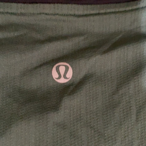Lululemon - Picture 3 of 3
